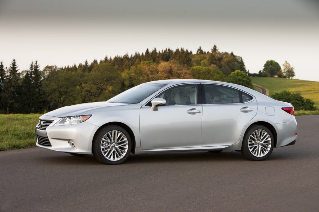 Lexus To Replace Emergency Trunk Release On ES, GS, IS Models post image