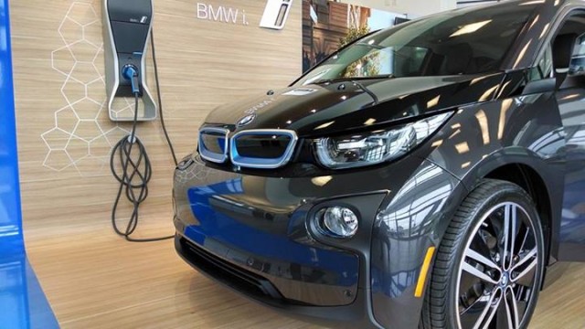 2017 Bmw I3 Rex Range Extended Electric Car Owned By Tom Moloughney In Dealership