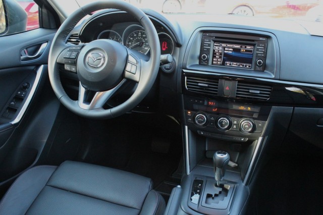  2014 Mazda CX-5 2.5 litros SkyActiv: Informe de consumo de combustible
