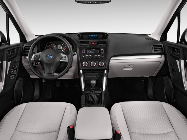 2014 Subaru Forester 4-door Auto 2.5i Premium PZEV Dashboard