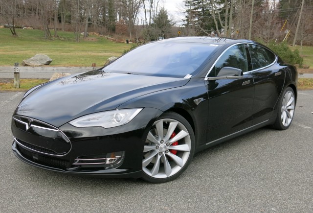 2014 Tesla Model S P85D, road test, Dec 2014 [photo: David Noland]