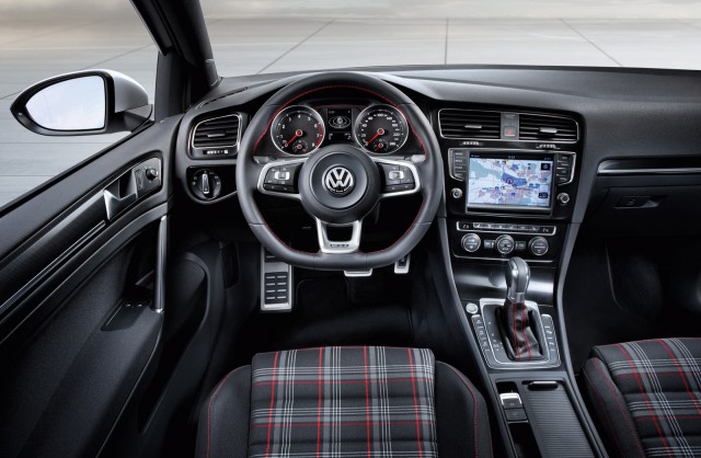  Volkswagen Golf Preview Más ligero, más grande, más eficiente