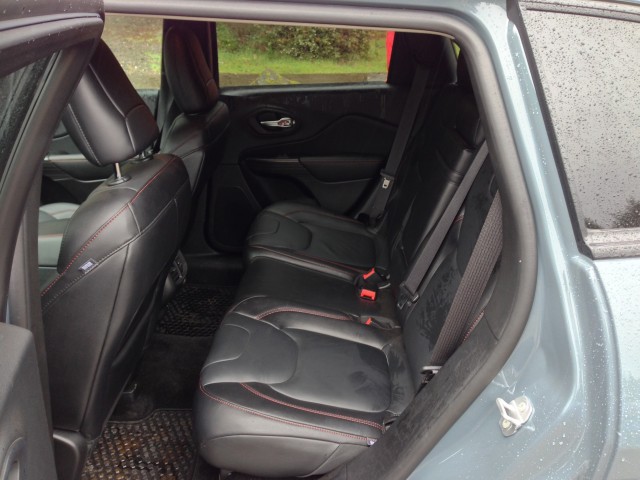 2015 Jeep Cherokee - back seat legroom