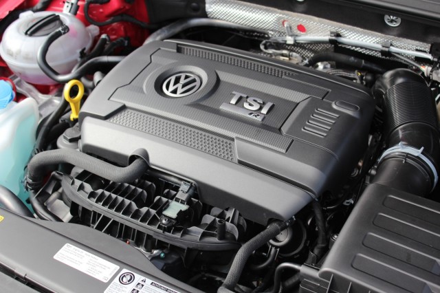 Volkswagen Golf R 2015 года