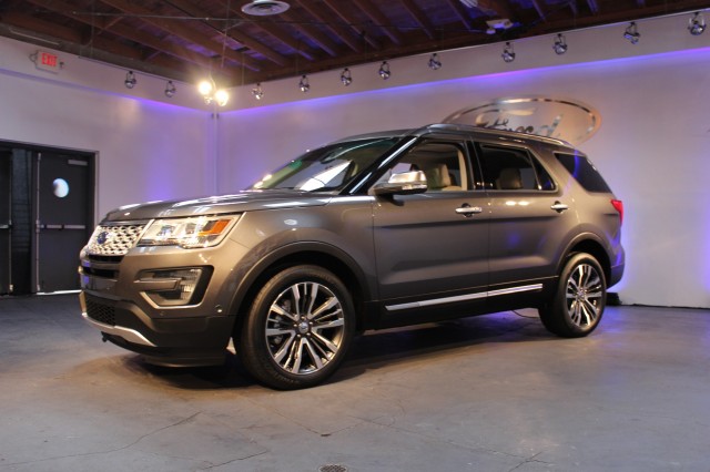 2016 Ford Explorer Platinum - 2014 Los Angeles Auto Show preview