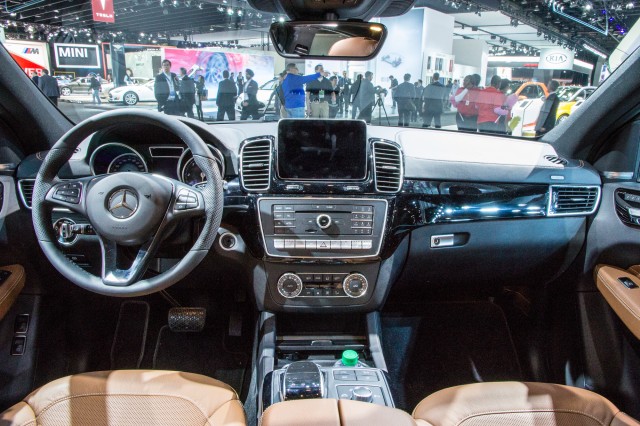 16 Mercedes Benz Gle Coupe Debuts At 15 Detroit Auto Show