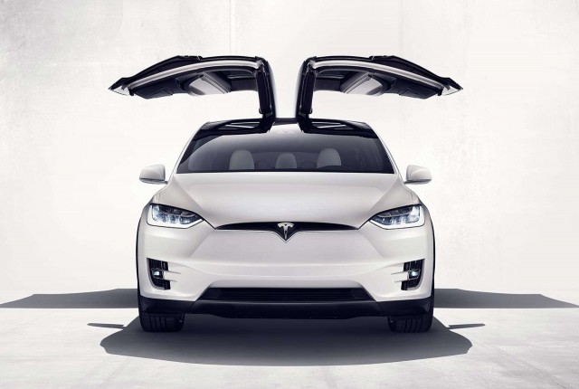 Tesla misses targets, cuts prices, testifies to Congress, keeps Autopilot: is this the masterplan? post image