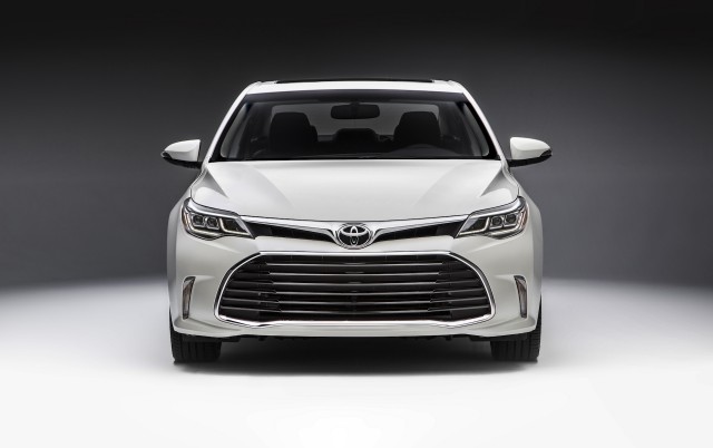 2016 Toyota Camry, Avalon recalled for safety system glitch post image