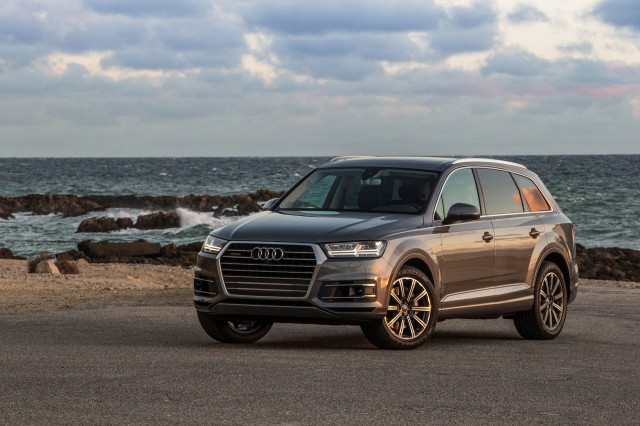 2017 Audi Q7 recalled for moving seat post image