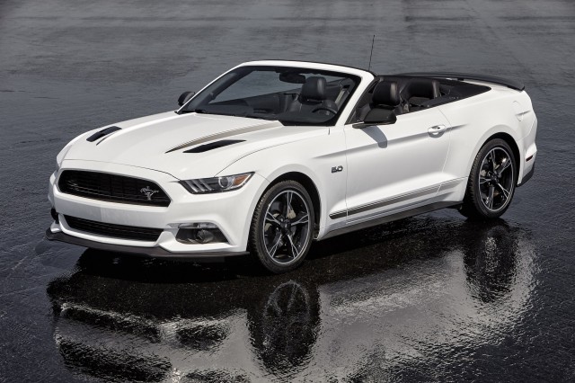 2017 Ford Mustang Specs, Price, MPG & Reviews
