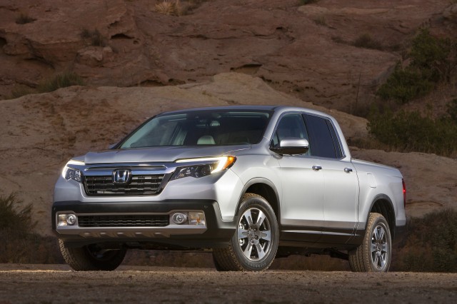 2017 Toyota Tacoma Vs Gmc Canyon Honda Ridgeline Nissan Frontier 2017 Honda Ridgeline Recalled To Fix Electrical Glitch