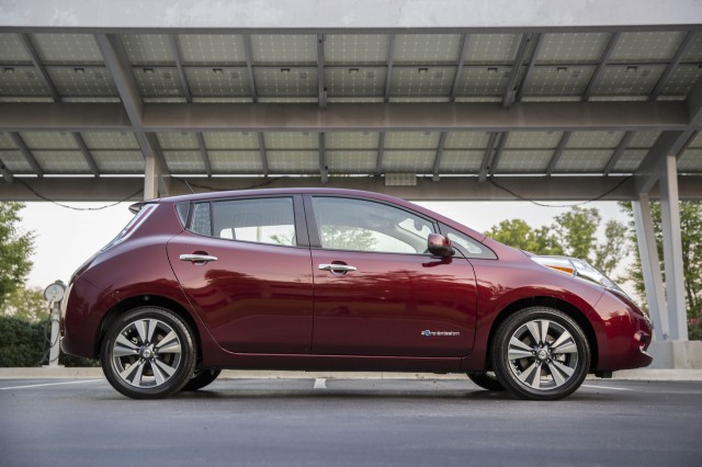 2017 nissan deals leaf sv range