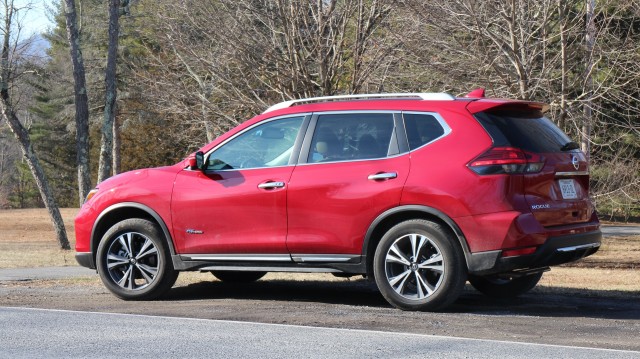 2017 Nissan Rogue Hybrid: gas mileage review Page 2