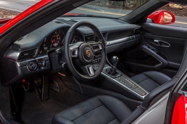 2017 Porsche 911 Carrera 2017 Porsche 911 Carrera