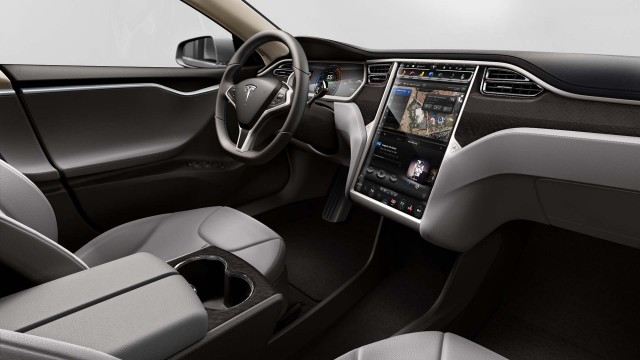 geschenk heuvel Onbekwaamheid New Tesla Model S 100D version rated at 335 miles of electric range