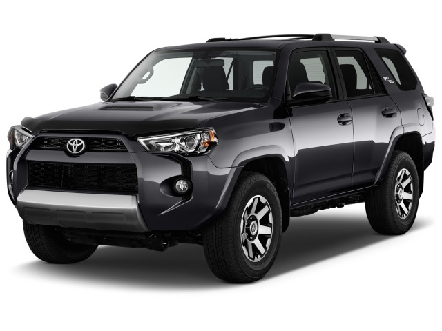 2017 Toyota 4Runner TRD Off Road 4WD (Natl) Angular Front Exterior View