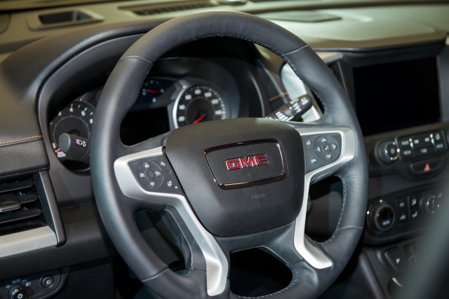 Faulty airbag sensor prompts 2018 GMC Terrain crossover SUV recall post image