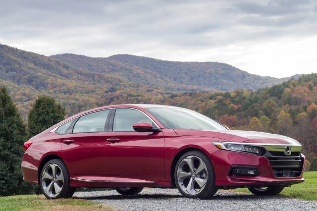 Highly acclaimed 2018 Honda Accord sees demand soften in favor of crossover SUVs post image