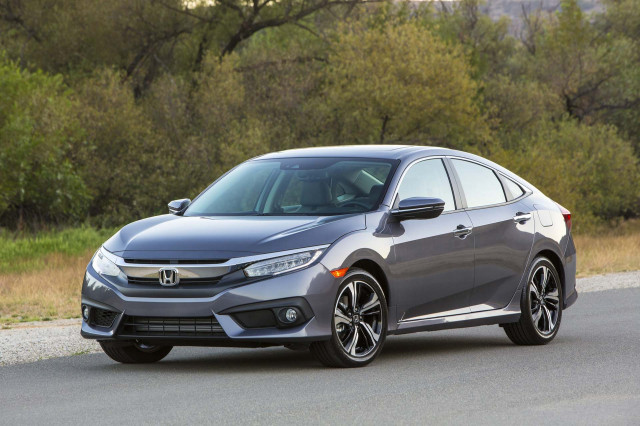 Honda Civic: The Car Connection's Best Economy Car to Buy 2018 post image