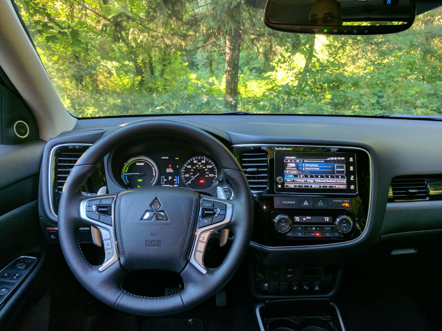 2018 Mitsubishi Outlander PHEV gas mileage review: practical and