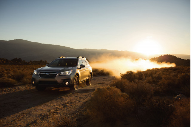2018 Subaru Outback vs. 2018 Buick Regal TourX: Compare Cars post image