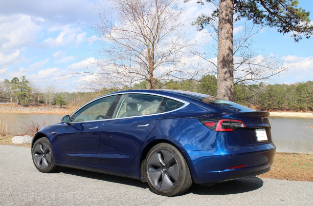 2018 Tesla Model 3 Range: first review 310-mile electric car
