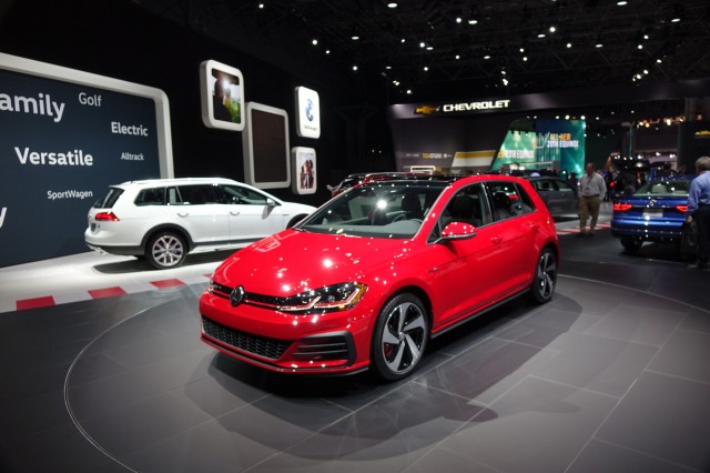 2018 Volkswagen Golf GTI, 2017 New York Auto Show