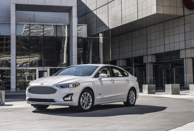 2019 Ford Fusion Review, Pricing, and Specs