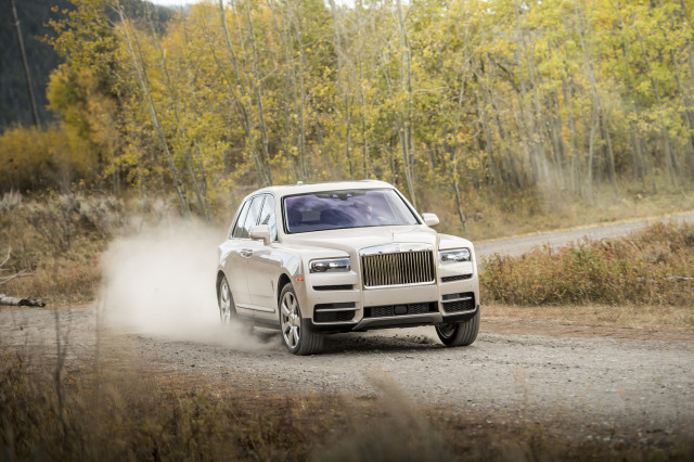 2019 Rolls-Royce Cullinan "width =" 640 "height =" 426 "data-width =" 1024 "data-height =" 682 "data-url =" https://images.hgmsites.net/lrg/2019-rolls Royce-cullinan_100673993_l.jpg