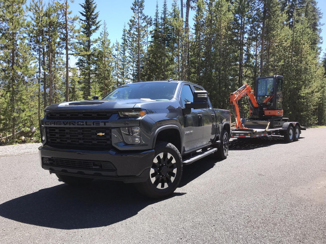 GM develops system to make towing behind pickup trucks safer