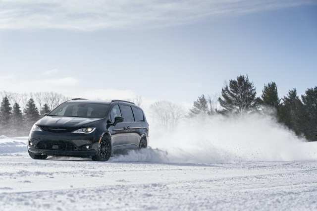 2020 Chrysler Pacifica AWD Launch Edition starts at $41,735 post image