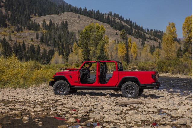7 Ways The Jeep Gladiator Is More Than A Wrangler Pickup Truck