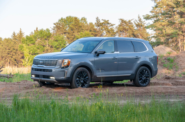 Telluride vs. Atlas, Hyundai RM19 review, electric Microbus builds Buzz: What's New @ The Car Connection