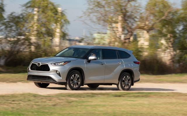 Car Prices: 2020 Toyota Highlander debuts at $35,720, tops out above $50,000