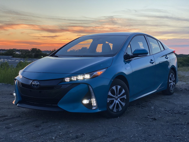 2020 Toyota Prius Prime tested, 2021 Nissan GT-R returns, ID.4 targets RAV4: What's New @ The Car Connection