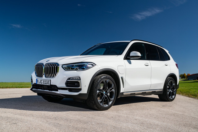 Plug-in 2021 BMW X5 SUV gets $3,300 price bump, big jump in performance and range post image