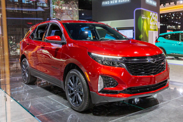 Updated 2022 Chevrolet Traverse, Equinox crossovers delayed until 2021