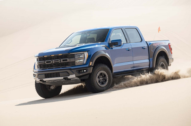 Hear the Ford F-150 Raptor R's V-8 sing