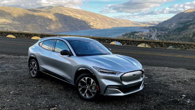 Ford Mach-E range, base Model Y, Nio solid-state battery, Ioniq 5 ...