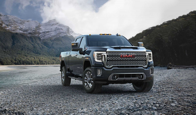 GMC drops price on 2021 Sierra pickup turbodiesel, adds trailering features post image