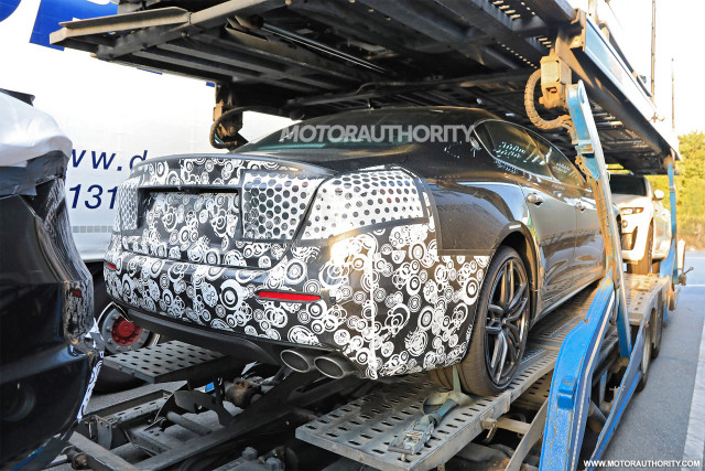 2021-maserati-quattroporte-