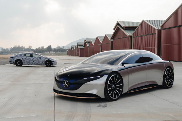 2022 Mercedes-Benz EQS prototype and Vision EQS concept