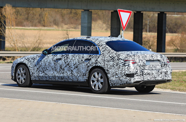 21 Mercedes Benz S Class Guard Spy Shots