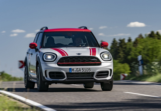 2021 MINI Countryman Specs, Price, MPG & Reviews