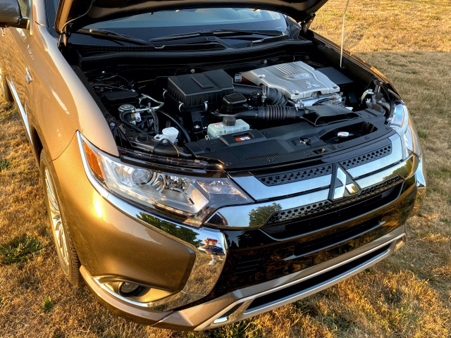 Tested: 2021 Mitsubishi Outlander PHEV and Roofnest are go-light getaway  gear