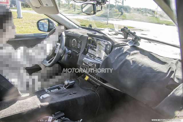 21 Nissan Rogue Spy Shots