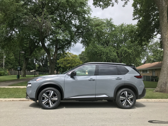 2021 Nissan Rogue crossover SUV comes with a Platinum touch