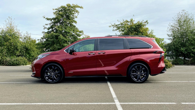 2021 Toyota Sienna first drive: 36 mpg and design flair make the minivan  relevant again