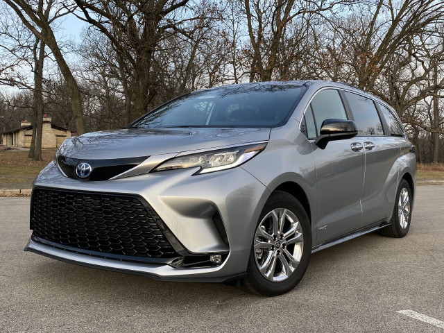 2021 Toyota Sienna aces safety test, McLaren Sabre storms US, Mach-E nominated: What's New @ The Car Connection