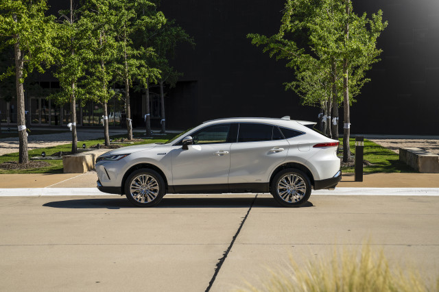 2021 Toyota Venza driven, 1984 GTI revisited, 2021 Lincoln Corsair PHEV priced: What's New @ The Car Connection